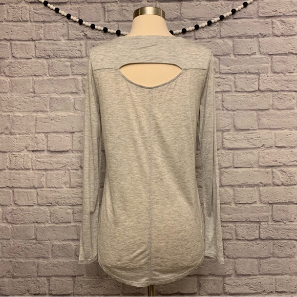 NWOT Athleta Long Sleeve Top in Heather Gray - Picture 5 of 10